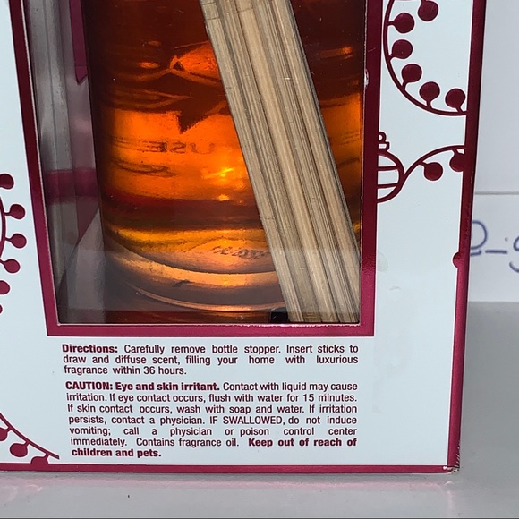 Frosted Cranberry Hone Frag Reeds Bath & Body Work - Picture 4 of 10